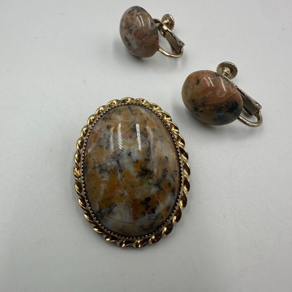 3/$30 Vintage Brooch Earring Set Gold Tone Brown Granite Design Screw Back 1.5" - Picture 3 of 15